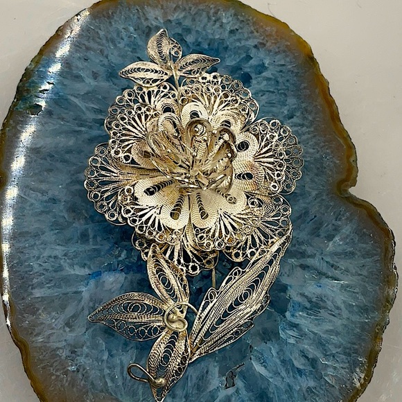 Vtg. (1960’s) Sterling Silver Flower Broach With Plant Leaves - Picture 4 of 8